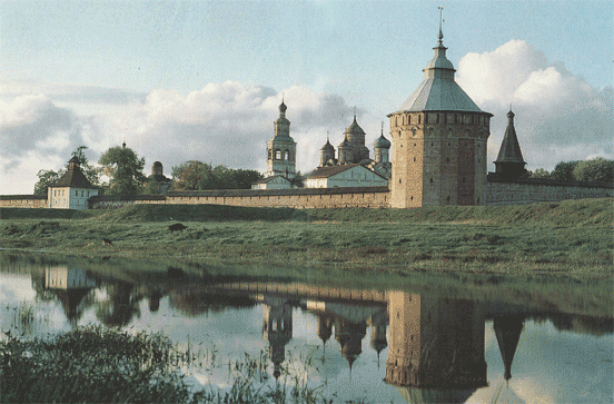 Общий вид монастыря со стороны реки
