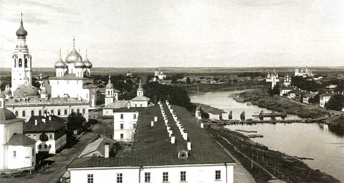 Храмы на Соборной горке и Верхнем посаде. Вид с водонапорной башни. Фотография 1901 года