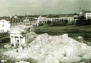 Разрушение Никольской церкви на площади Революции. Фотография 1928 года