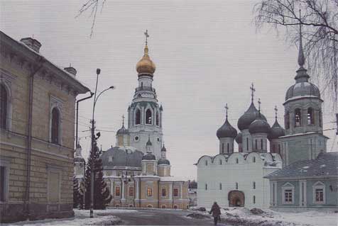 Вид Кремлевской площади с улицы Сергея Орлова. Фото 2005 года