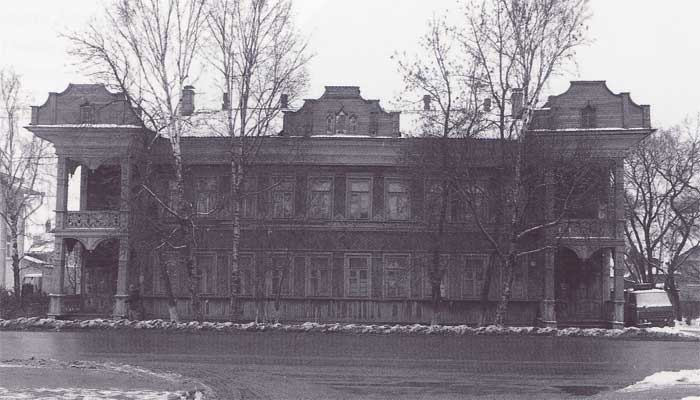 Деревянный доходный дом на проспекте Победы, 32. Современное фото