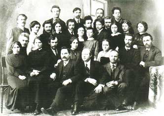 Группа политссыльных в Вологде. Фото 1913 года.