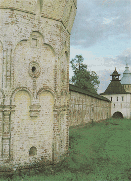 Стены и башни Спасо-Прилуцкого монастыря