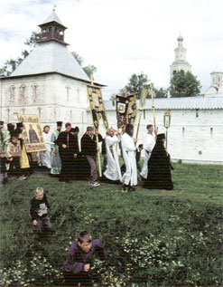 Крестный ход с иконой Димитрия Прилуцкого 16 июня 2001 года