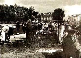 Закладка сквера на Советской площади. Фотография 1934 года