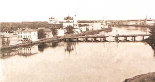 Вид Заречья и Соборного моста с каланчи здания 2-й полицейской части Вологды. Фотография конца 1890-х годов 