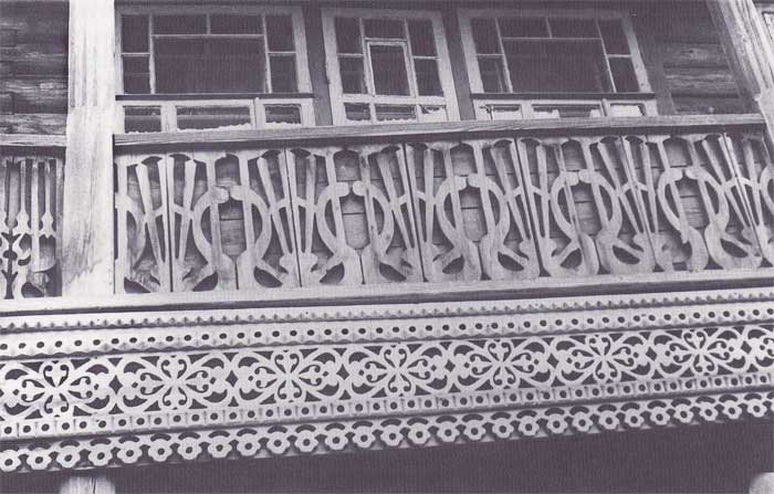Балкон дома № 14 на улице Засодимского, 14.